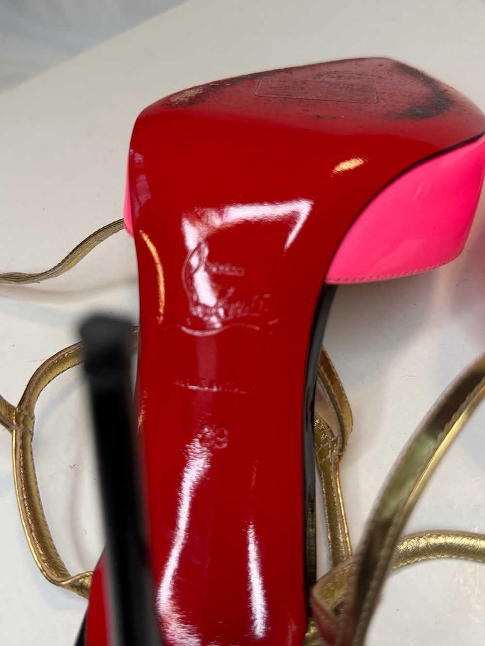 Christian Louboutin Pink Patent Pointed-Toe Gold-Strap Mules - Picture 7 of 7